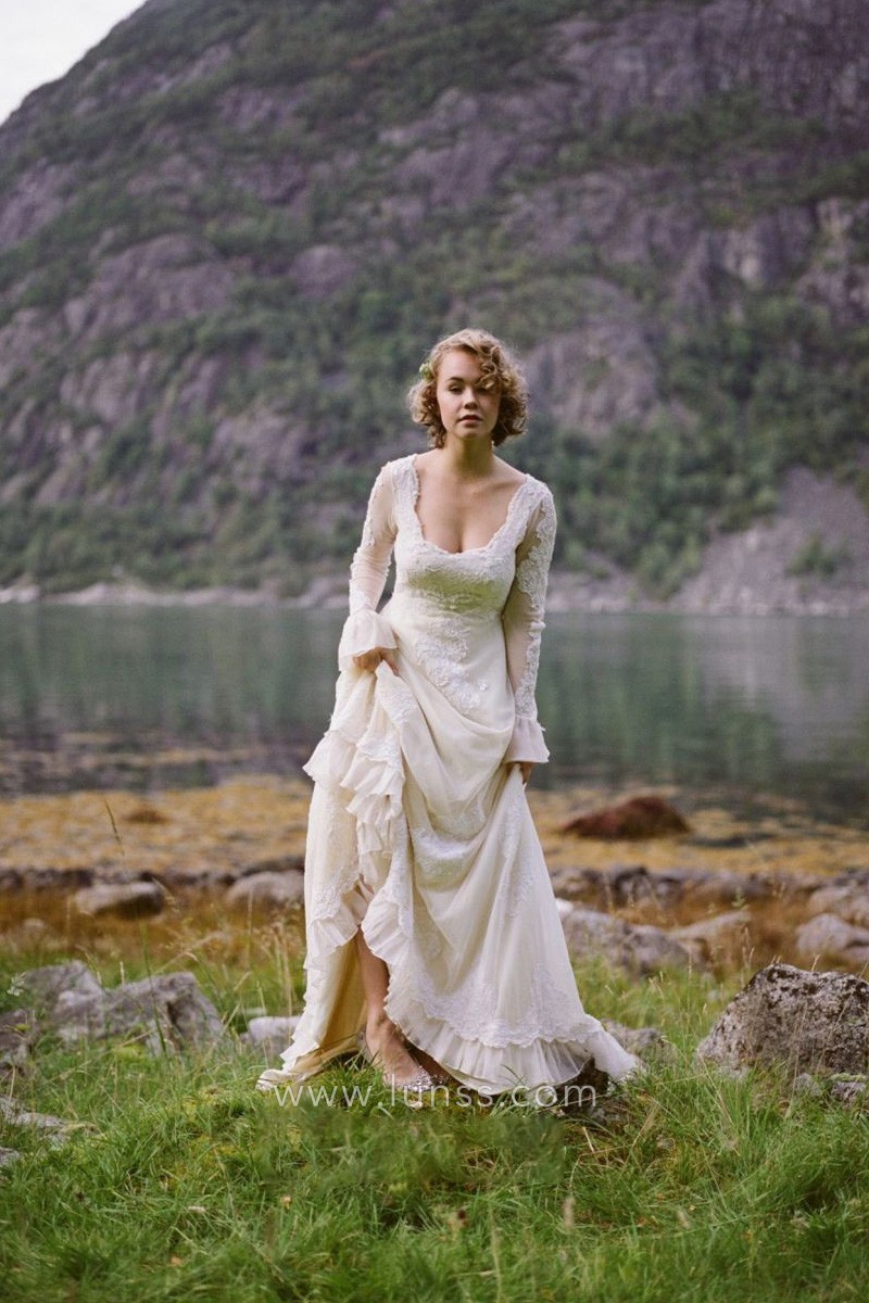 ivory lace ruffled organza long sleeve wedding dress
