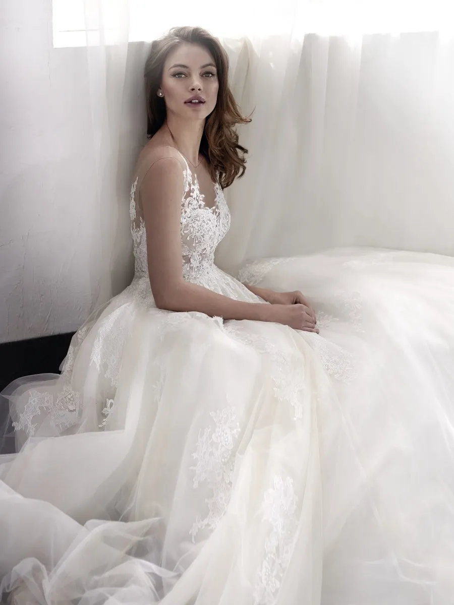 jagged lace tulle romantic wedding dress