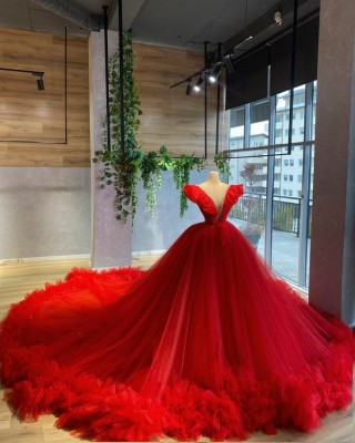 gorgeous ruffled neckline long train red tulle ball gown