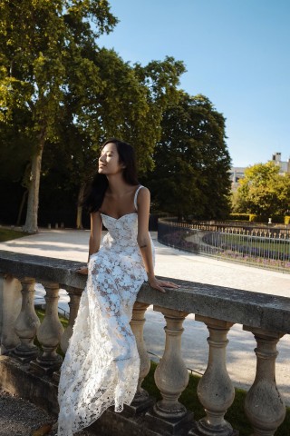 3d lace throughout spring sweetheart wedding dress