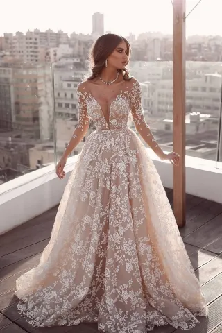 white leaf shaped lace nude tulle spring wedding dress