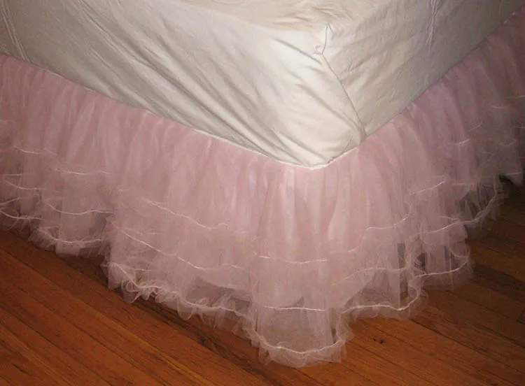 bed sheet with tulle edge