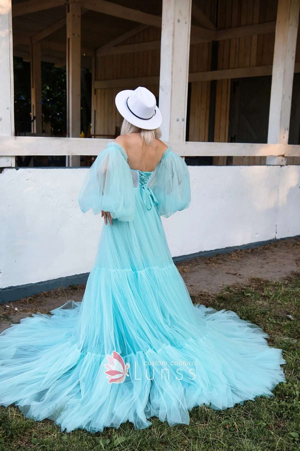 Long Tulle Dress with Convertible Back Design Pool