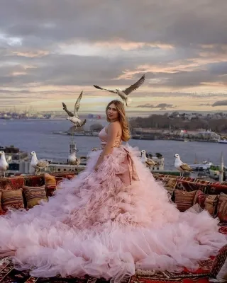 gorgeous ruffled pearl pink tulle flying photoshoot dress