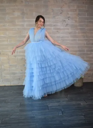 romantic v neck light blue tiered tulle photoshoot dress