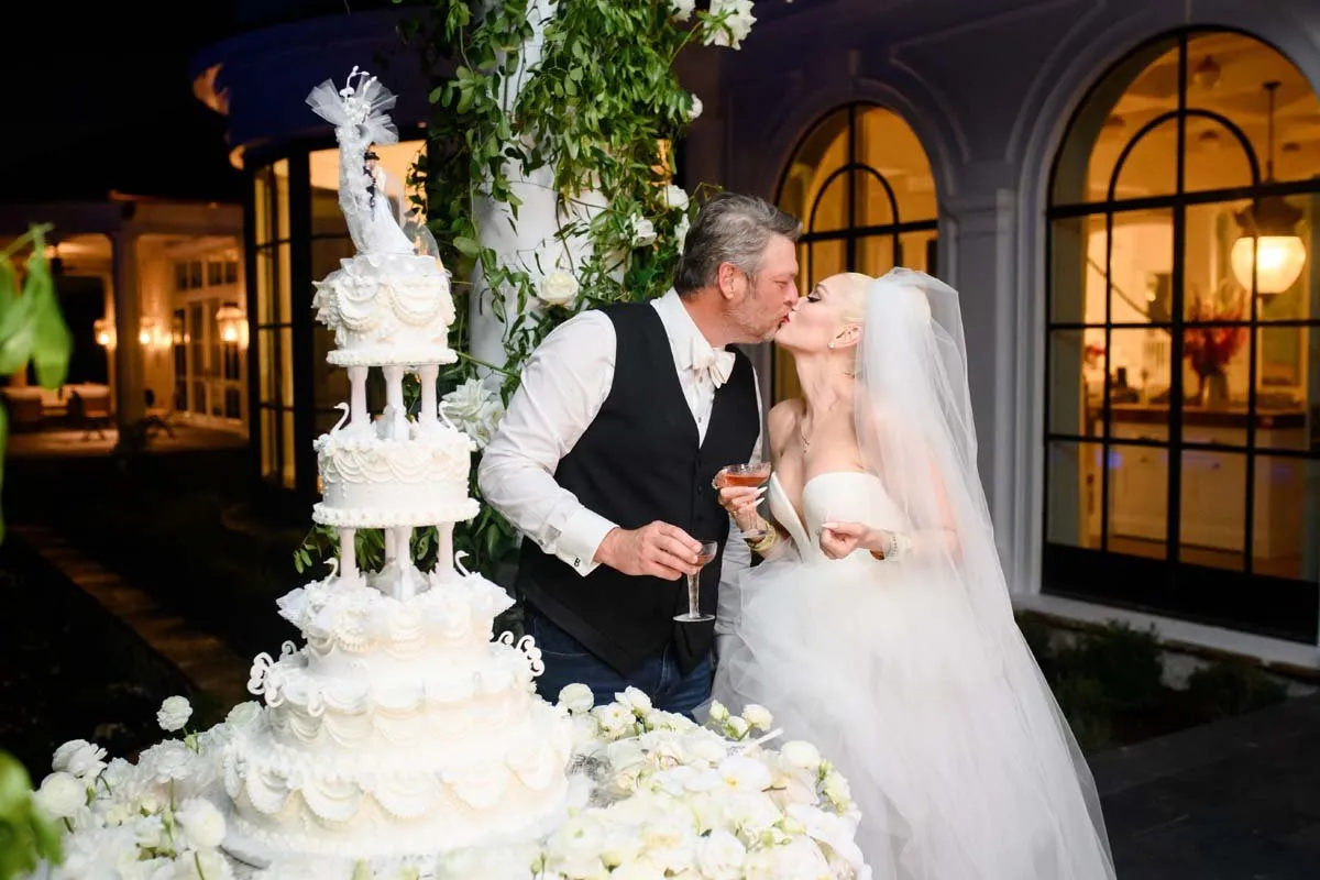 Gwen Stefani plunging sweetheart puffy tulle wedding dress