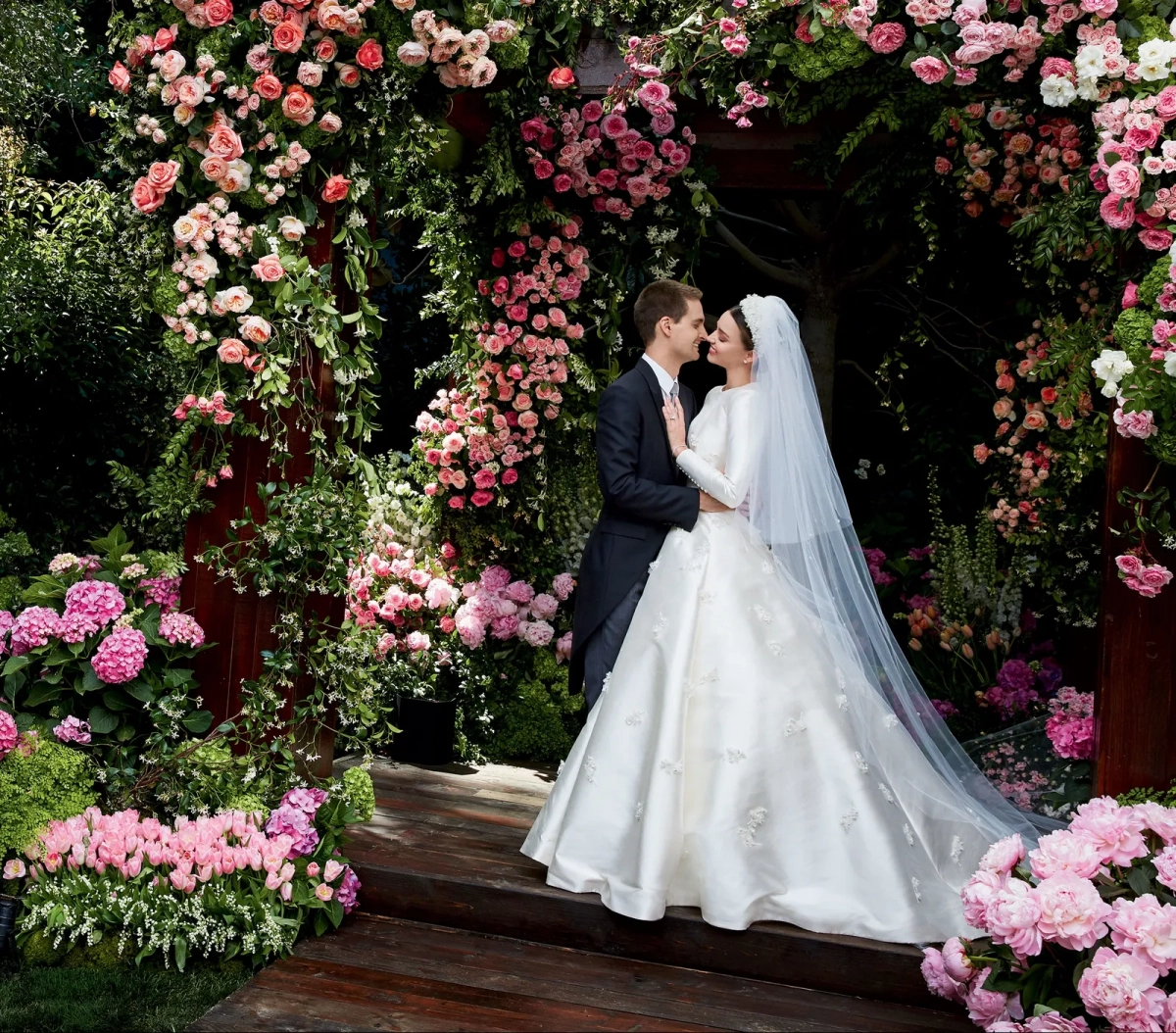 Miranda Kerr 3d flower ivory satin princess wedding dress