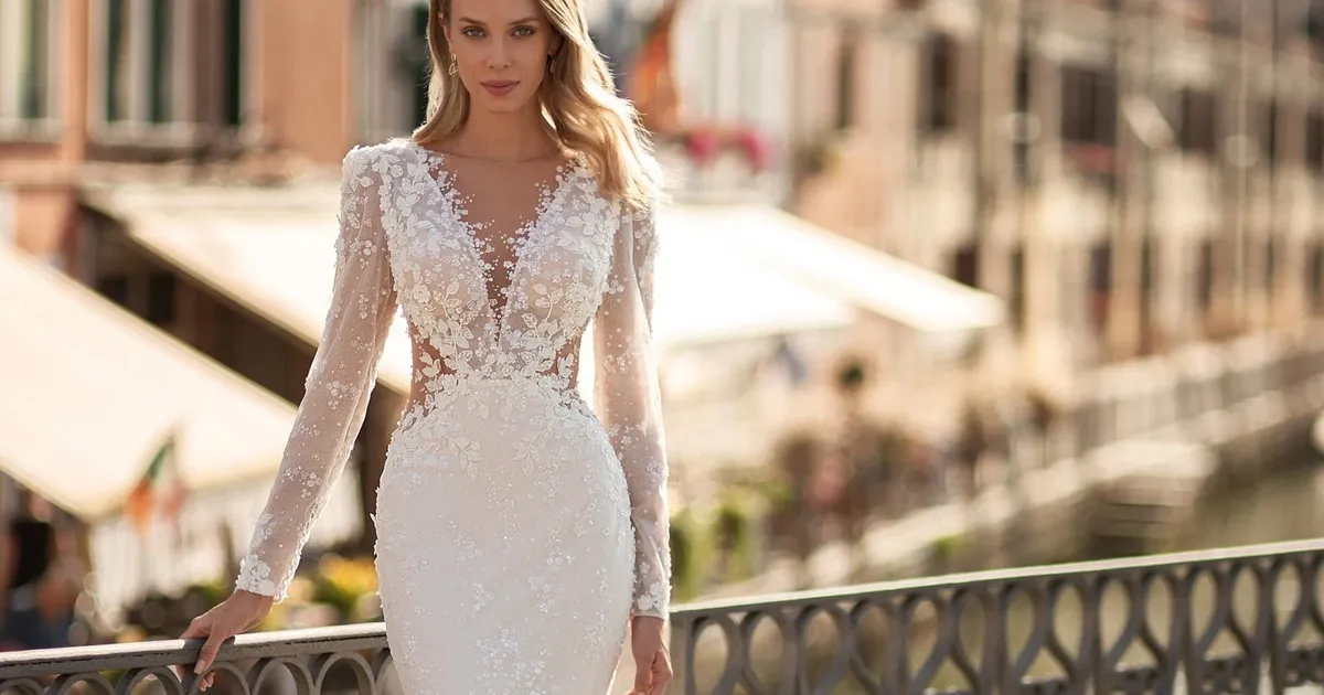 Timeless Ivory White Traditional Bridal Wedding Dresses - Lunss