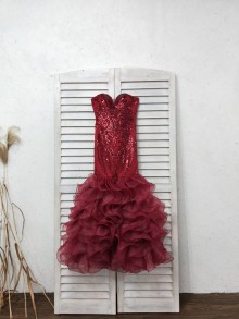 Burgundy Strapless Sweetheart Neck Sequin Organza Ruffled Trumpet Dress