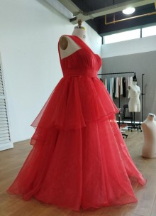 Lunss custom made red evening gown