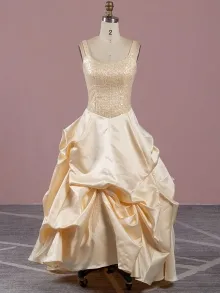 Lunss custom made Taylor Swift gown