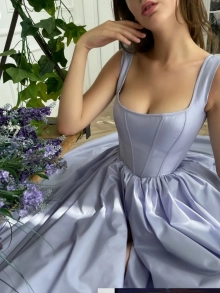the bodice shape of a dress