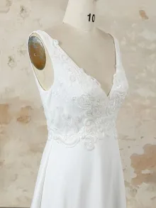 Lunss custom lace and crepe satin wedding dress