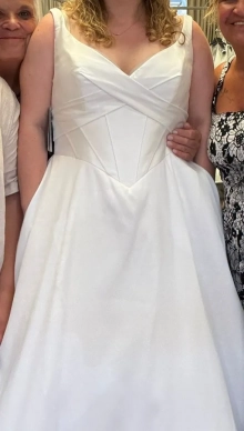 V shaped waist dress