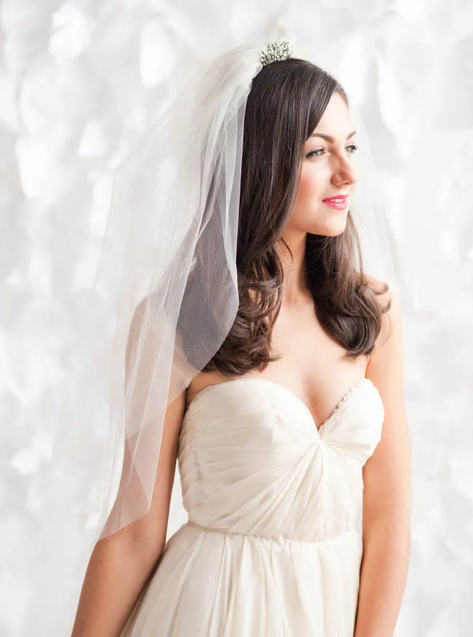 20 Timelessly Beautiful Blusher Short Veils We Love! - Praise Wedding