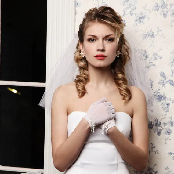 raw cut vintage short wedding veil