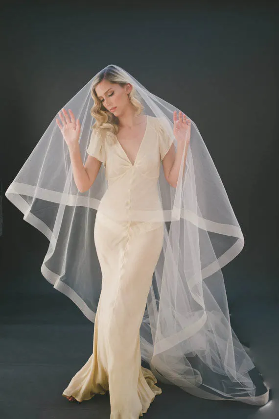 Lunss Champagne Single-Tier Bridal Veil Ribbon Edge