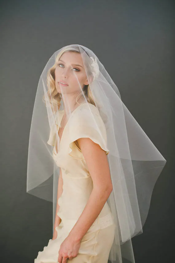 Light Ivory Bridal Fingertip Length Wedding Veil Lunss