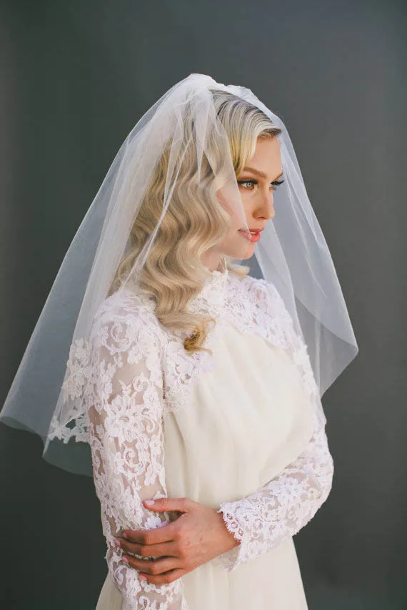 Lunss Short Elbow Length Two-Tier Scalloped Bridal Veil