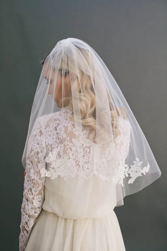 Lunss Hand-Cut Boho Two-Tier Fingertip Length Lace Veil