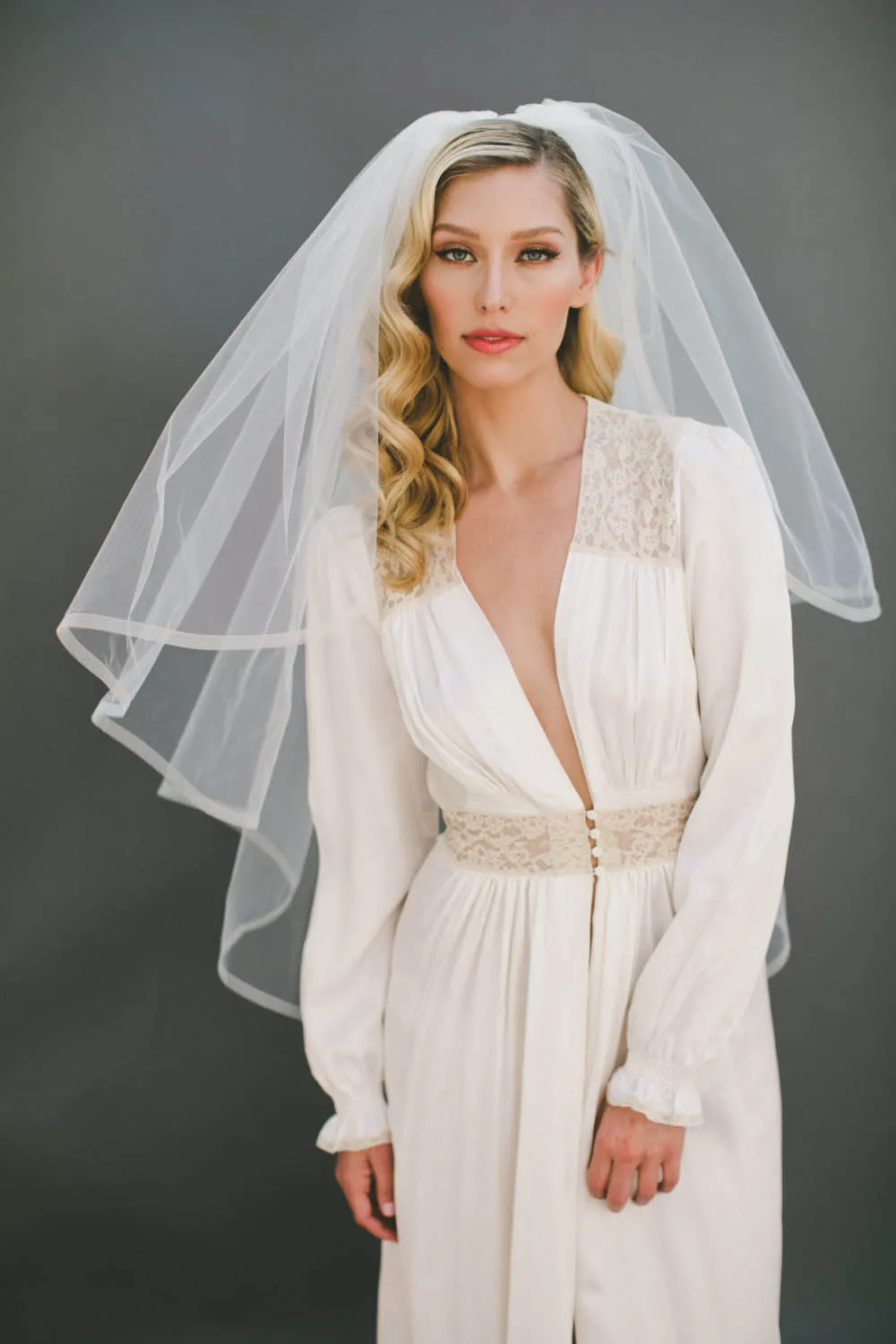 Simple Fingertip-Length Bridal Veil