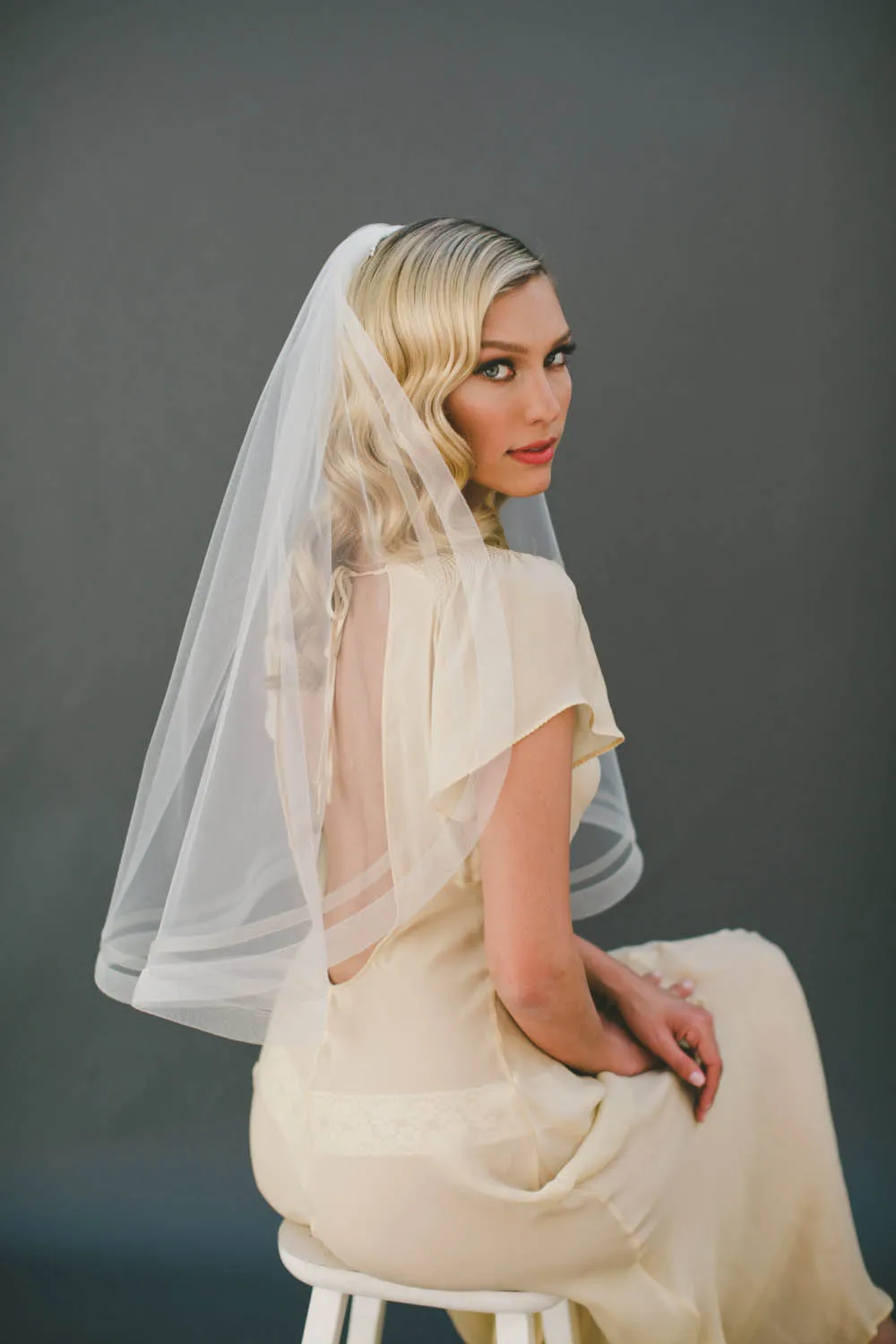 Lunss Ivory Elbow Length One-Tier Short Wedding Veil