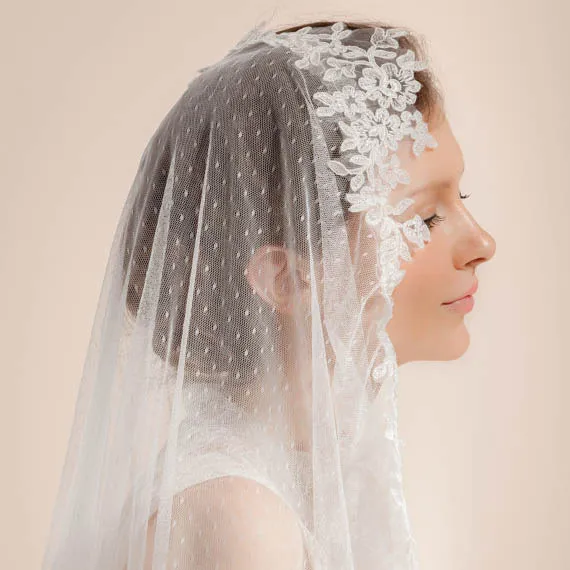 Lunss Ivory Cathedral Length Single-Tier Lace Wedding Veil