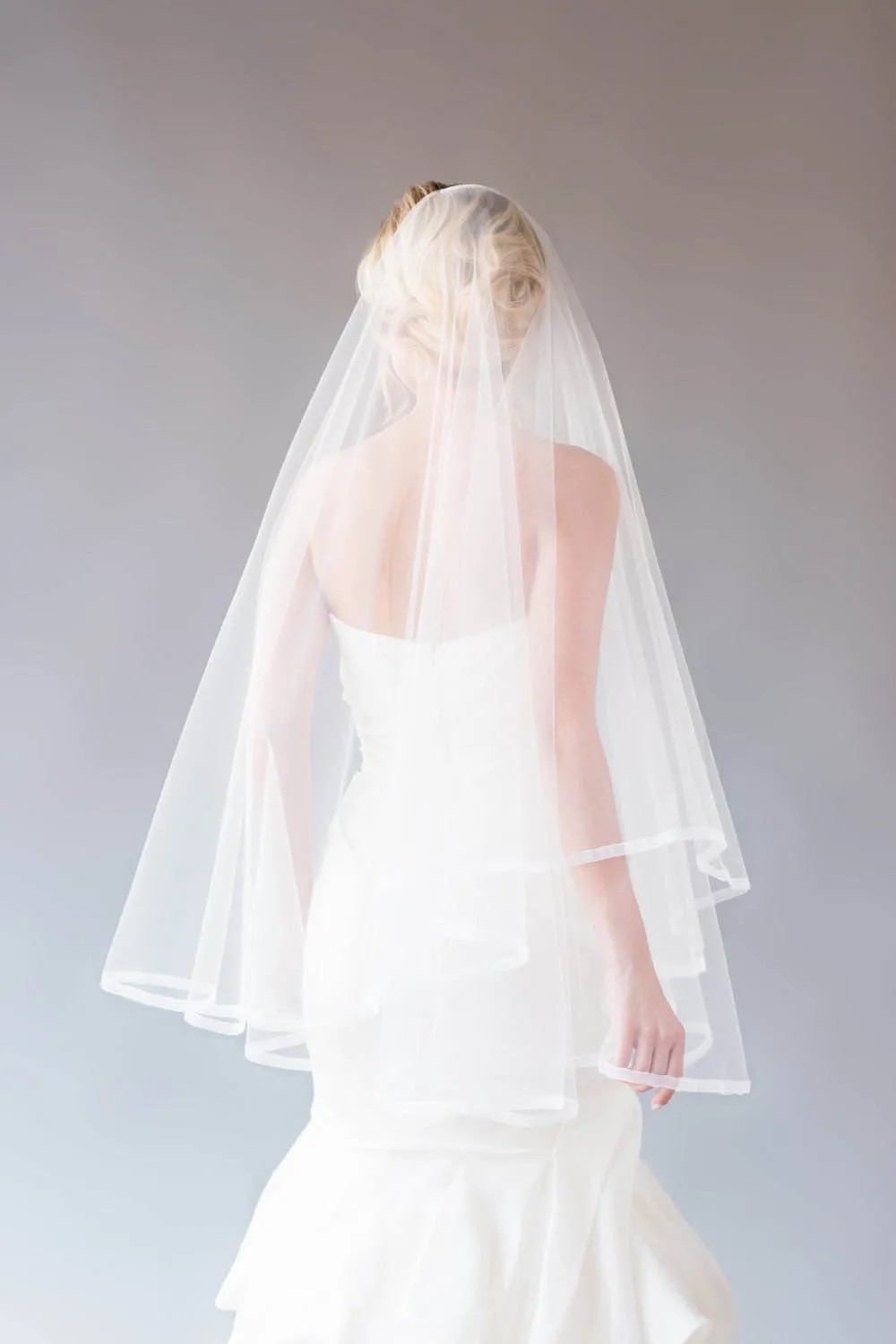 fingertip length vintage ivory tulle bridal veil pencil edge