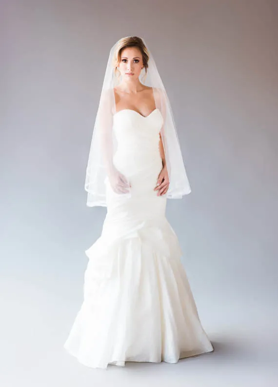 https://www.lunss.com/uploads/product/0/1/01044/ivory-tulle-bridal-veil-pencil-edge-2.webp