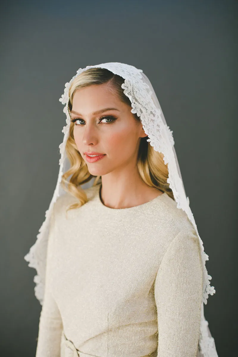 Lunss Champagne Single-Tier Bridal Veil Ribbon Edge