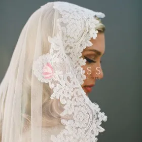 OneBlushingBride Lace Fingertip Wedding Veil Lace Bridal Veil Ivory Veil with Lace Trim Fingertip Veil Lace Wedding Veil Fingertip Bridal Veil White Veil