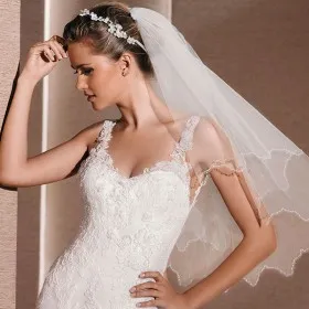 short ivory elbow length veil crafted tulle wedding veil rippled edge