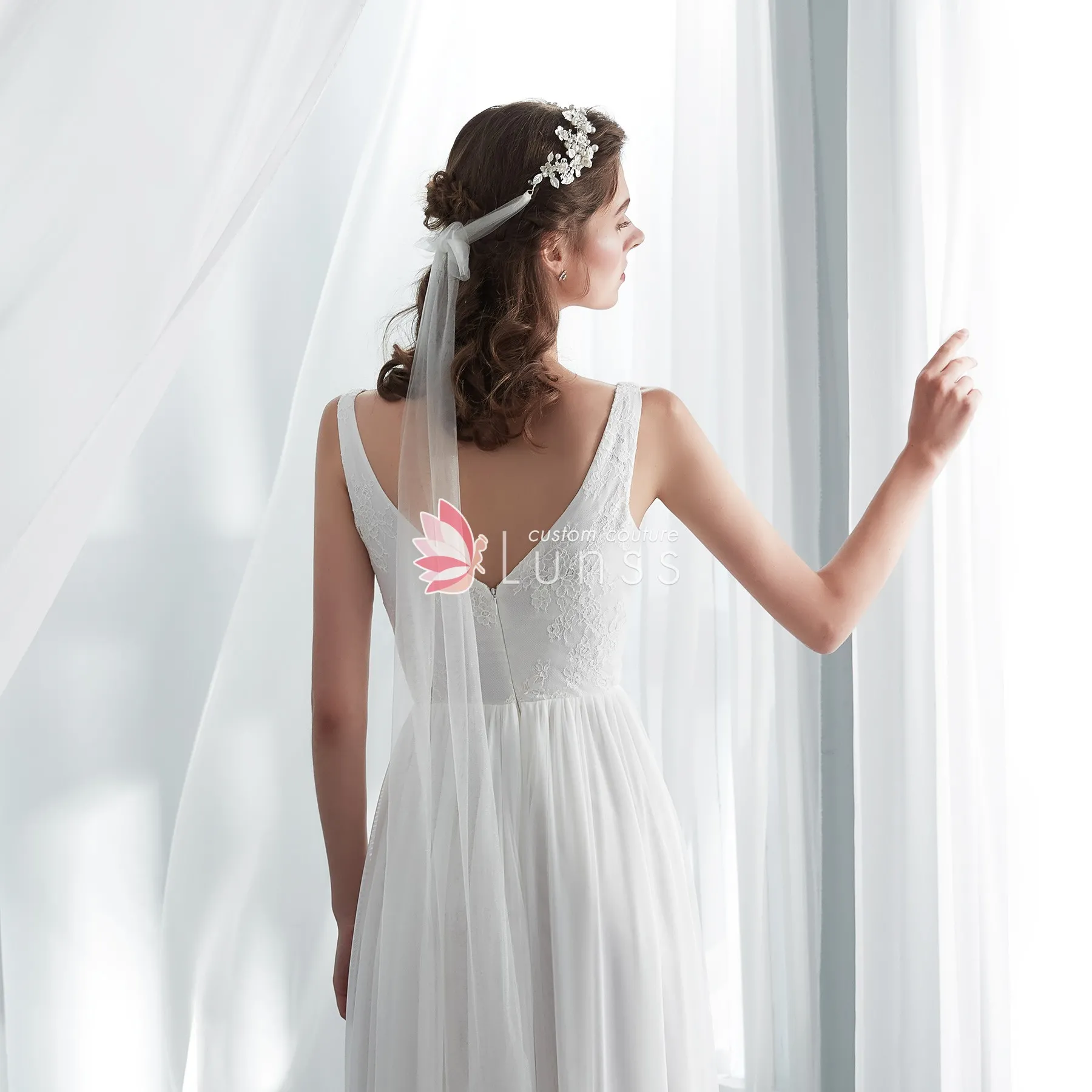 Lunss Short Elbow Length Two-Tier Scalloped Bridal Veil