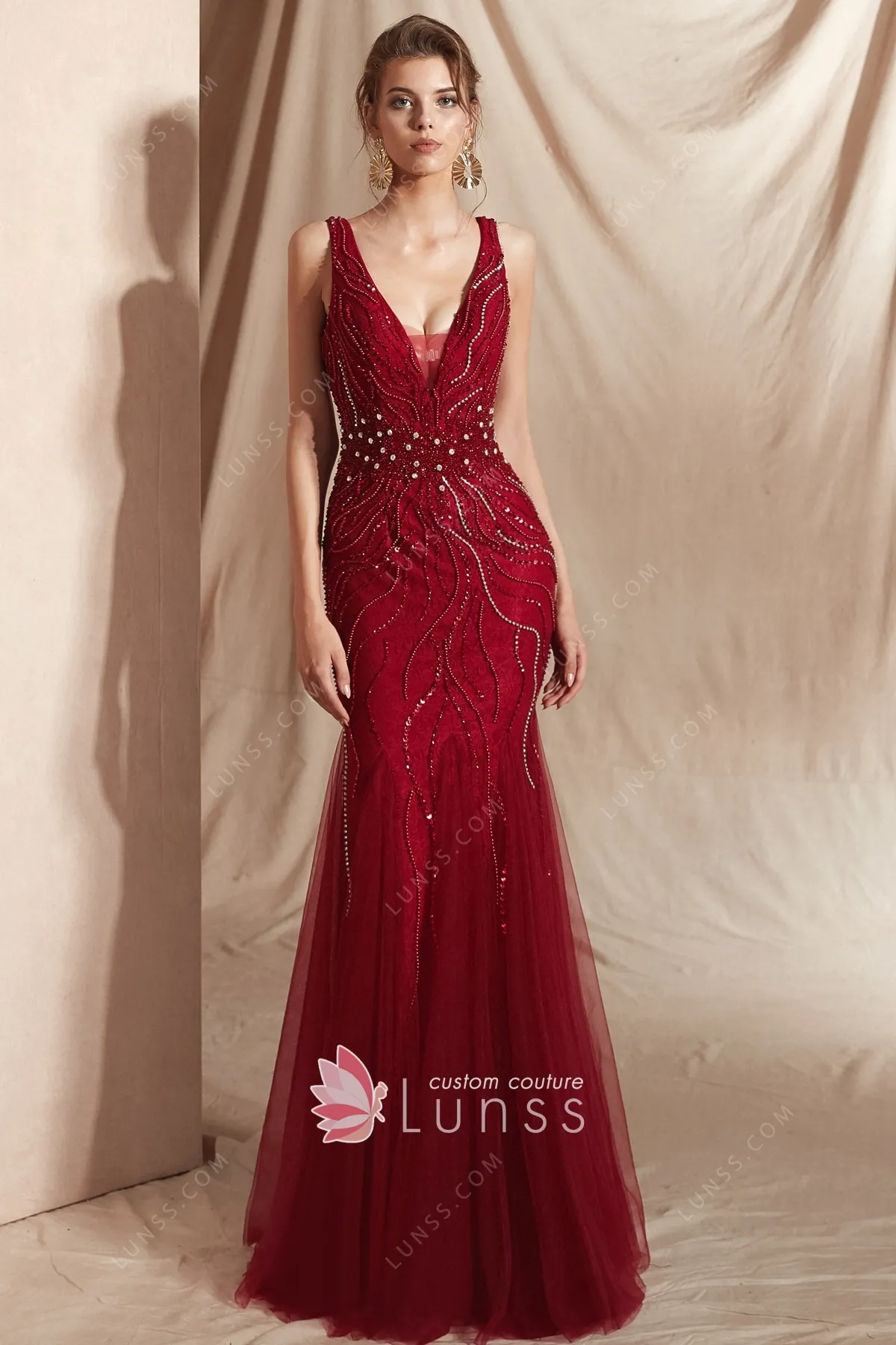 Mermaid Halter Neck V-Plunge Burgundy Fitted Prom Dress