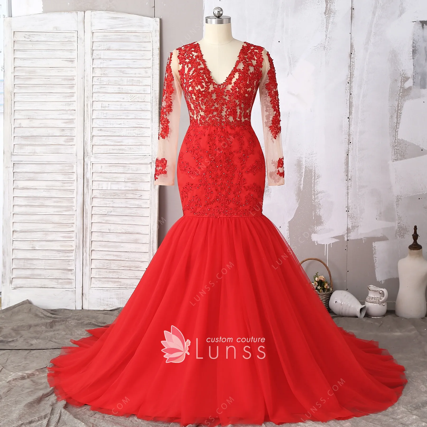 Red Lace V-Neck Tiered Trumpet Prom Dress