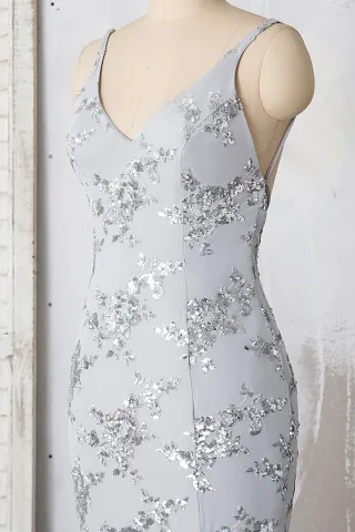 sleeveless v neck sequin appliqued dress