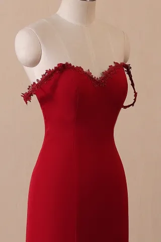 floral appliqued off the shoulder sweetheart short dress
