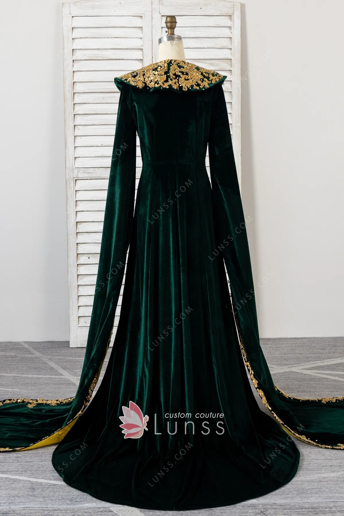 Beaded Dark Green & Gold Velvet Arabic Dubai Formal Dress - Lunss