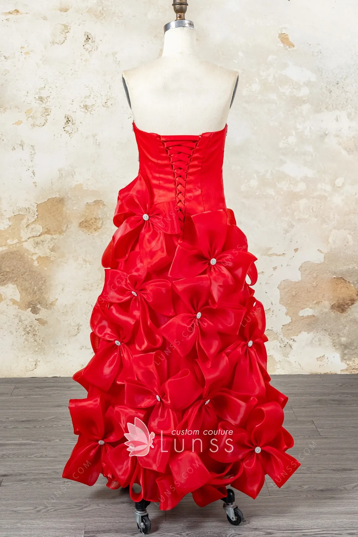 red organza bow detailed photoshoot dress red organza bow detailed photoshoot dress