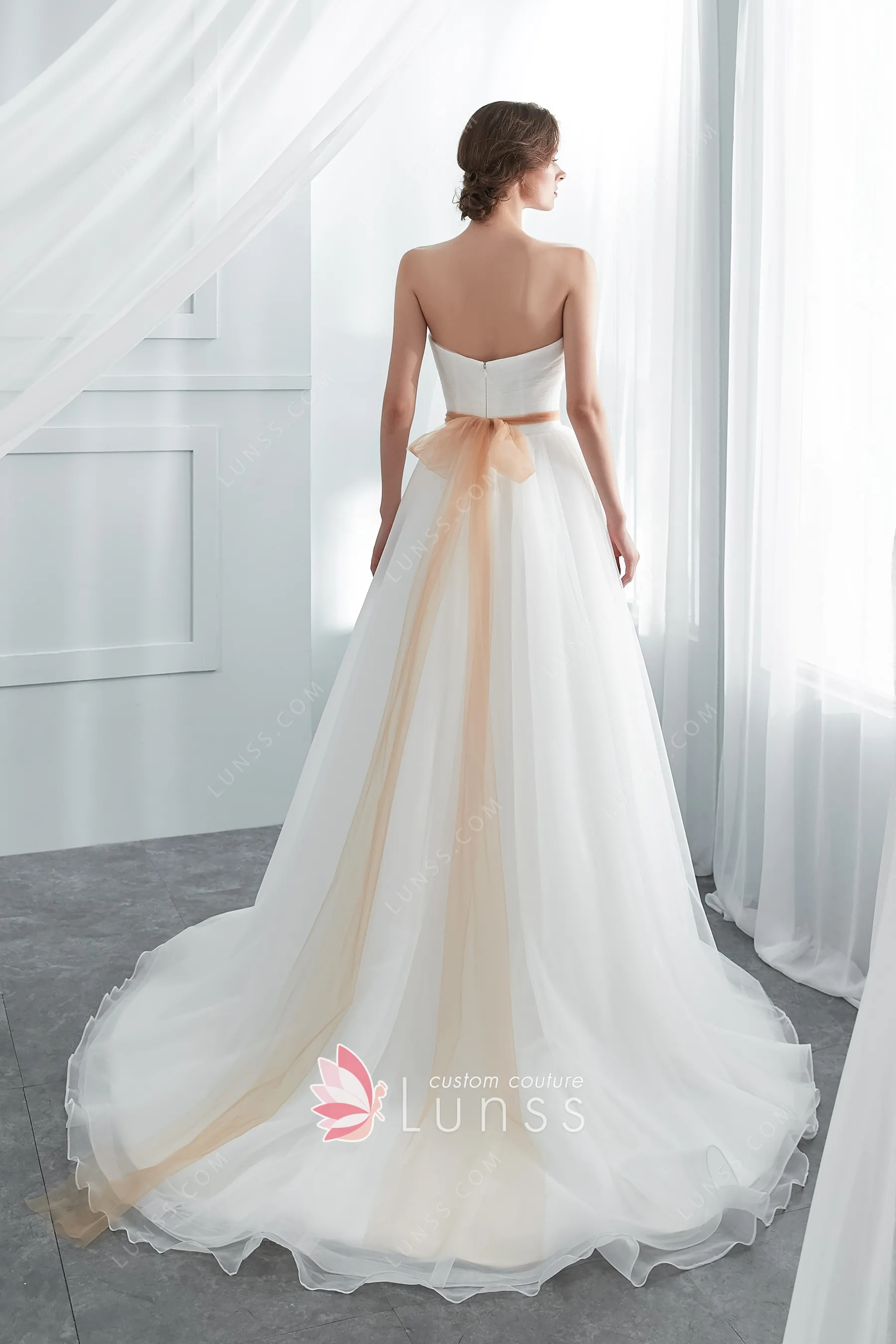 Classic Strapless Sweetheart Tulle A-line Wedding Gown - Lunss