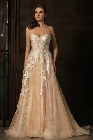 vintage strapless sweetheart neck lace tulle wedding gown