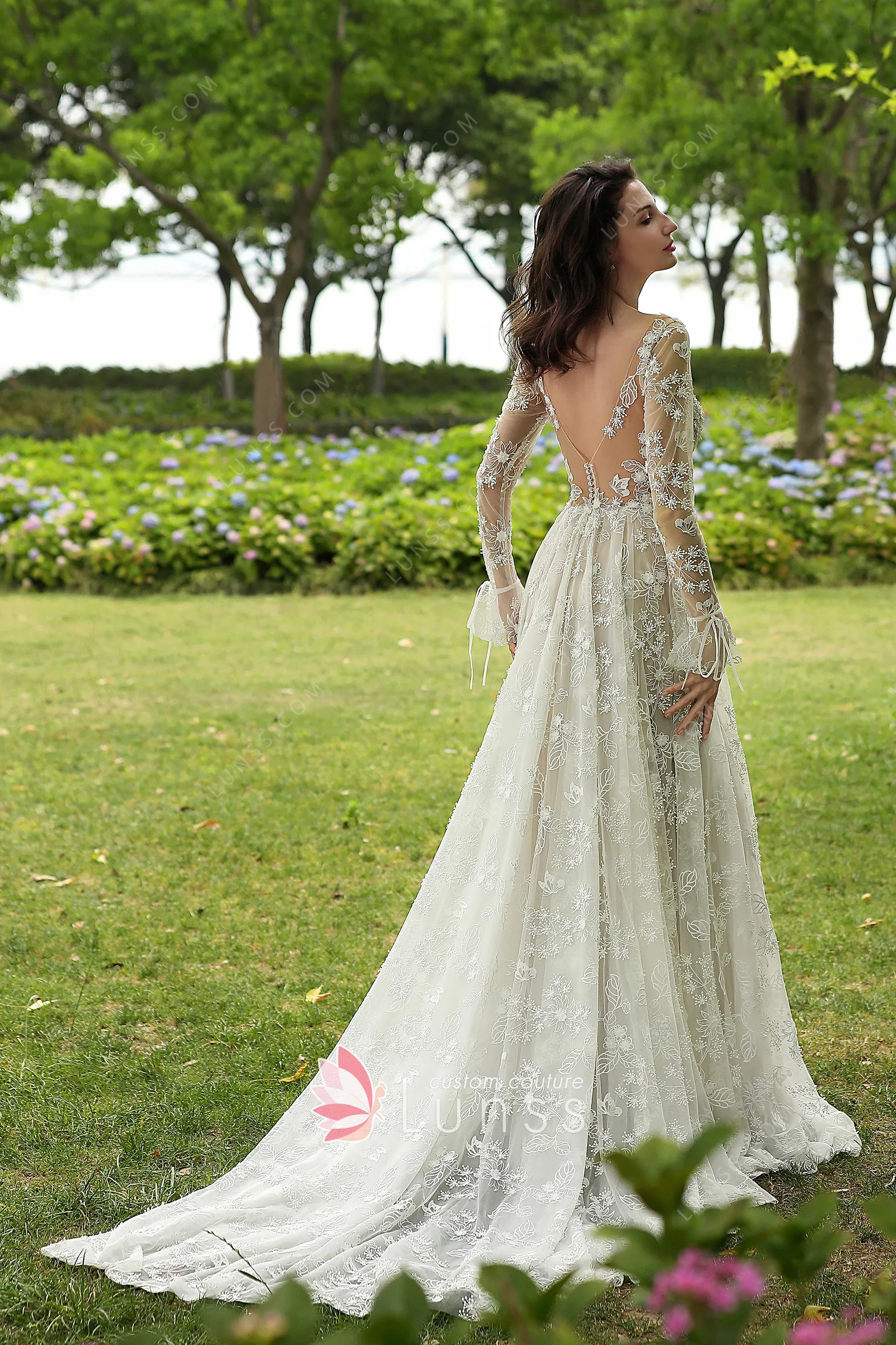 Chic Flower Lace V-neck Long Sleeve 