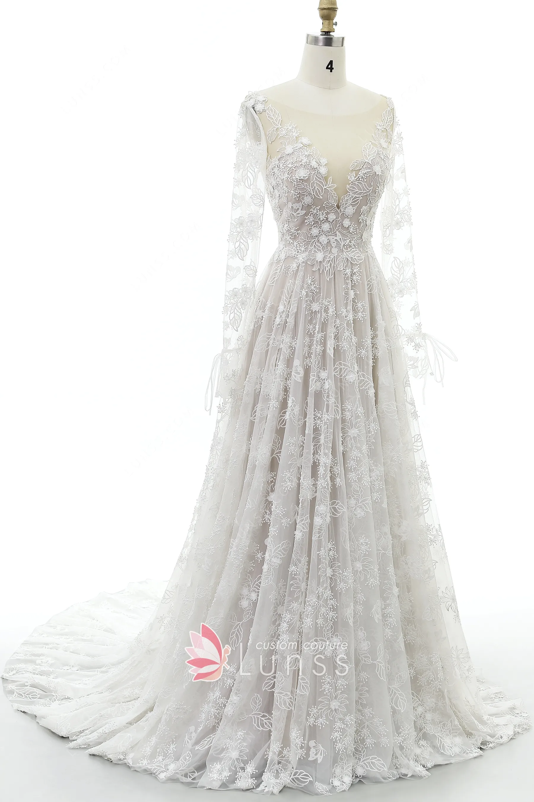 Chic Flower Lace V-neck Long Sleeve Garden Wedding Dress - Lunss