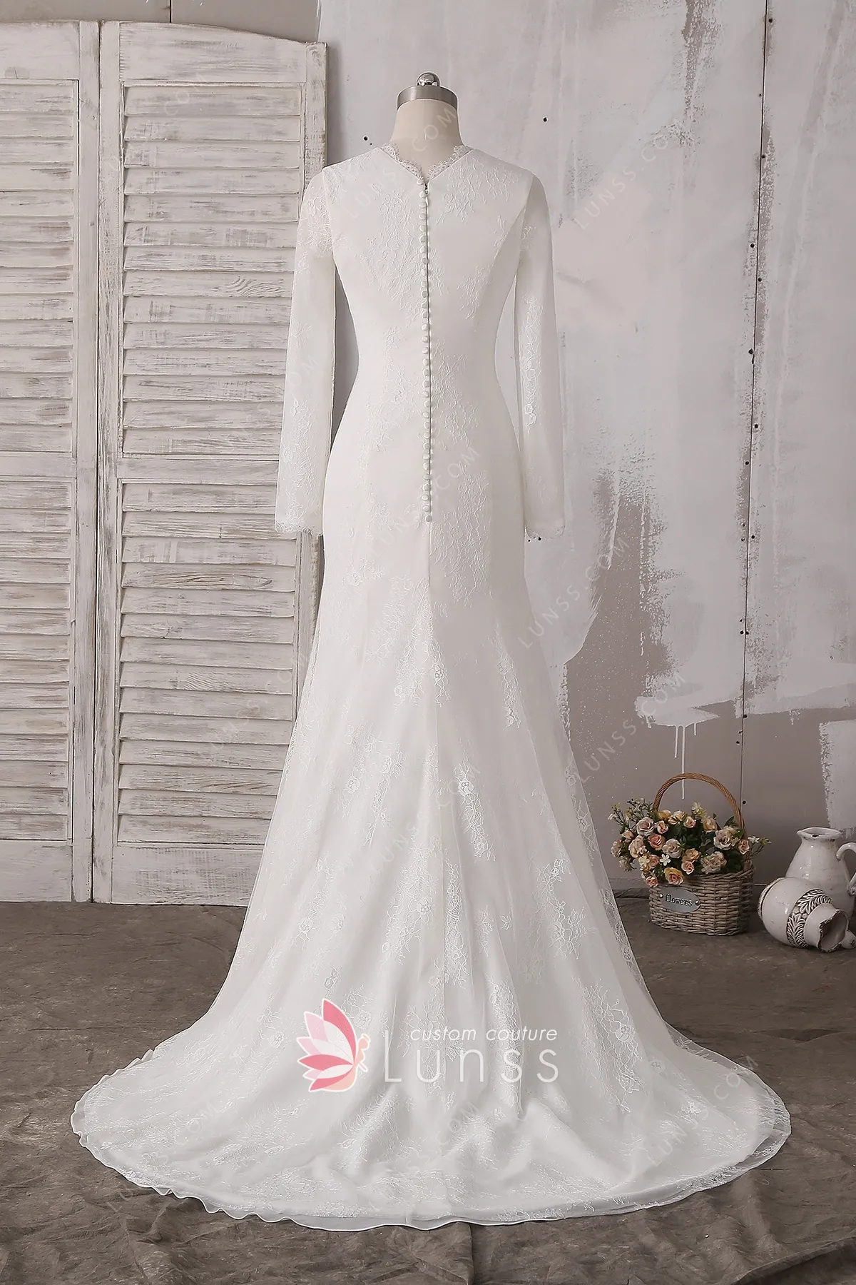 Long Sleeve Button Back Ivory Lace Vintage Wedding Dress - Lunss