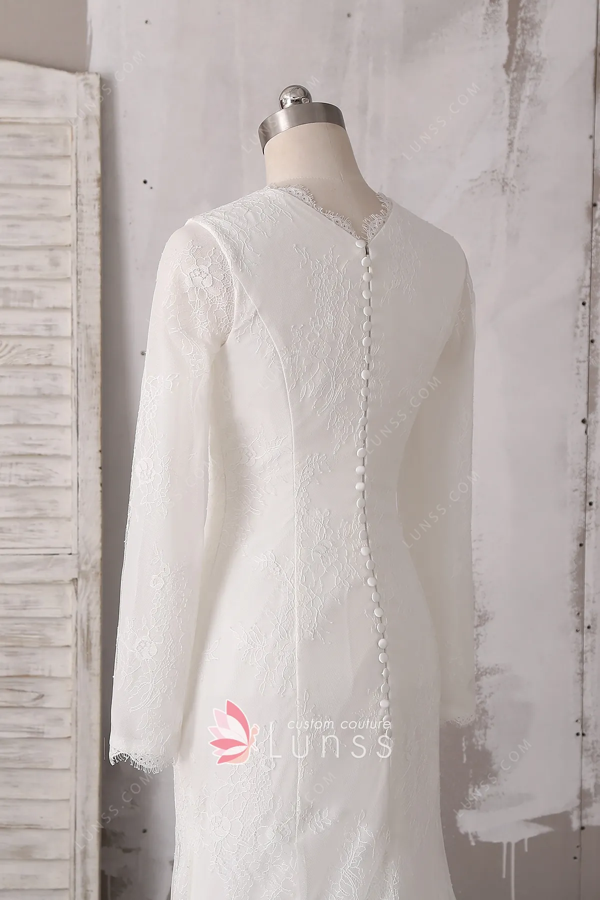 Long Sleeve Button Back Ivory Lace Vintage Wedding Dress - Lunss