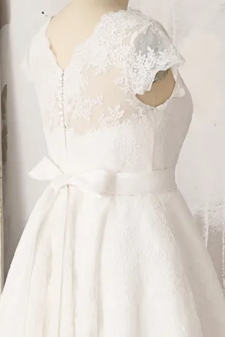 ivory illusion scalloped lace short bridal gown