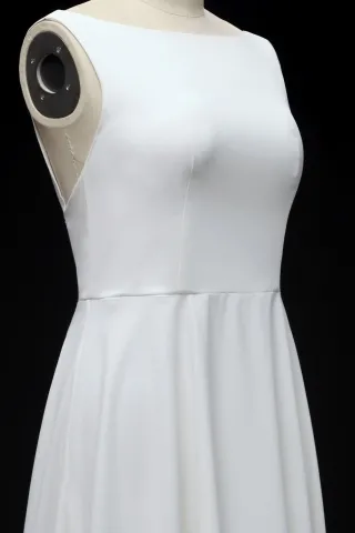 sleeveless boat neck ivory wedding dress
