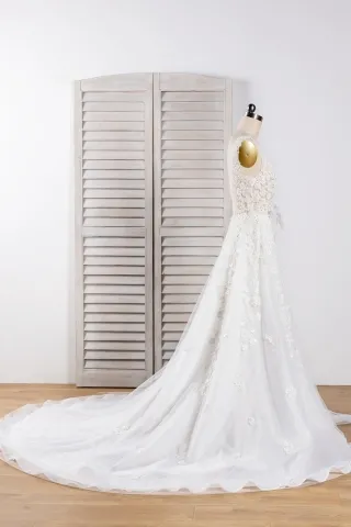 sheer scalloped lace sexy wedding dress