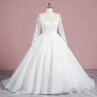 timeless sweetheart ivory lace and tulle wedding ball gown