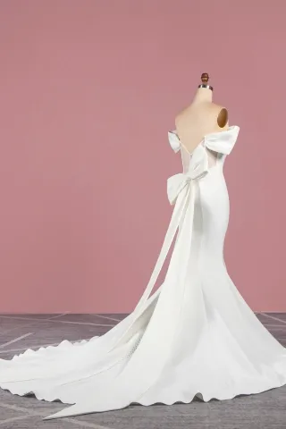 ivory satin mermaid wedding gown with bow